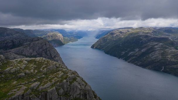 ノルウェーのプルピット岩からの眺め - 写真・画像