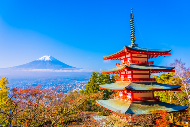 Piękny krajobraz góry Fuji z chureito pagoda wokół - Zdjęcie, obraz