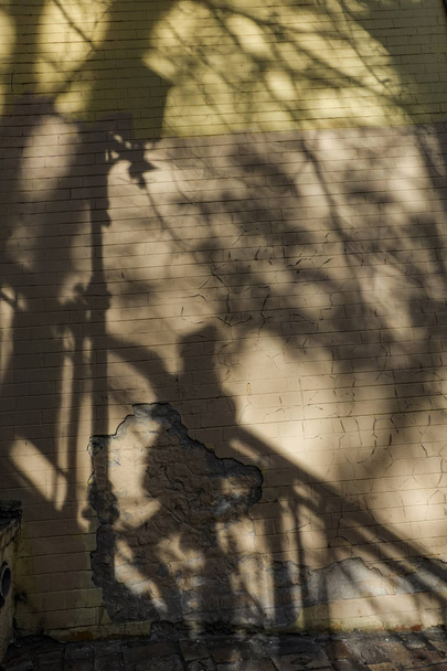 Kyjev, Ukrajina Stín chodce na starém schodišti v Podilu. - Fotografie, Obrázek
