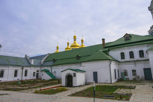 Kiev, Ucrânia O mosteiro de referência e patrimônio da Unesco Kiev Pechersk Lavra e terrenos
 - Foto, Imagem
