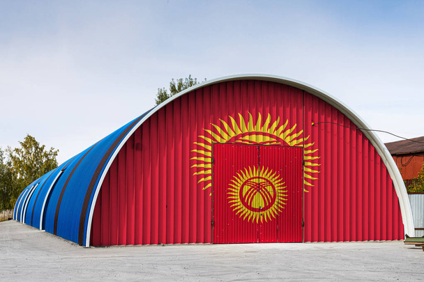 Close-up da bandeira nacional do Quirguizistão
 - Foto, Imagem