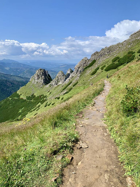 piękne górskie krajobrazy wspinaczka piesza turystyka piesza Zakopane Polska Słowacja Tatry - Zdjęcie, obraz