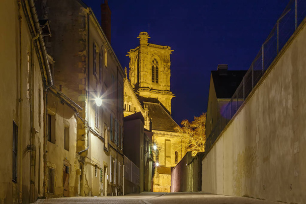 Улица в Nevers, Ftance
 - Фото, изображение