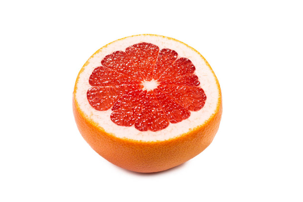 halbe Grapefruit isoliert auf weißem Hintergrund.  - Foto, Bild