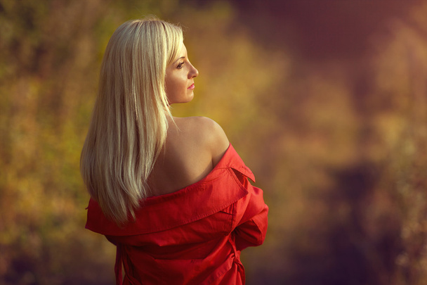 Portrait of a beautiful blonde woman - Foto, Imagen