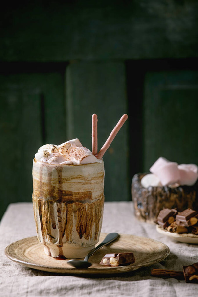 Hot chocolate with marshmallow - Фото, зображення