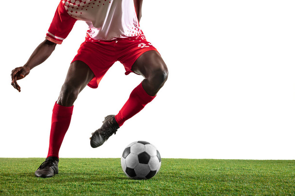 Profi afrikai labdarúgó vagy focista elszigetelt fehér alapon - Fotó, kép