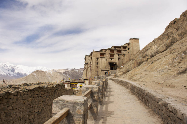 Ver paisaje del monasterio de Leh Stok o del palacio de Stok Gompa en Leh
 - Foto, Imagen