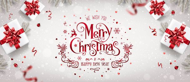Noel arkaplanda hediye kutuları, köknar dalları, kırmızı kurdele, dekorasyon, ışıltı, konfeti ve bokeh içeren kırmızı Noel ve yeni yıl metinleri. Mutlu noel kartları. Vektör İllüstrasyonu, gerçekçi vektör - Vektör, Görsel