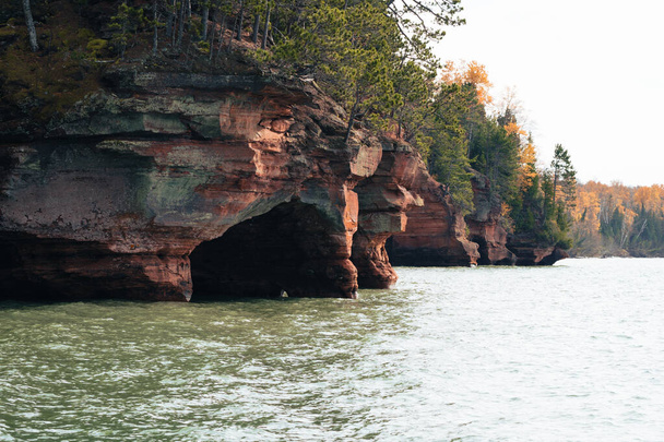 Apostle Islands Sea Caves in Wisconsin during the fall season - Foto, immagini