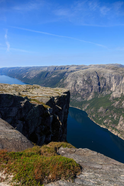 Sunny day at the Kjeragbolten in Norway - Photo, Image