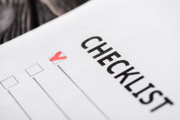 close up of checklist with red tick - Zdjęcie, obraz
