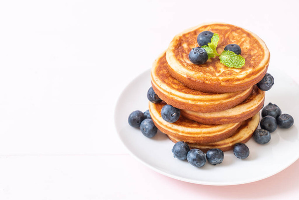 pancake with fresh blueberries - Zdjęcie, obraz