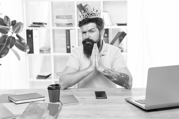 Love yourself concept. selfish man. dream about highest post. such a huge ego. Selfish business concept. man who is more important than the rest. conceptual sense is selfish people. egoist with crown - Fotoğraf, Görsel