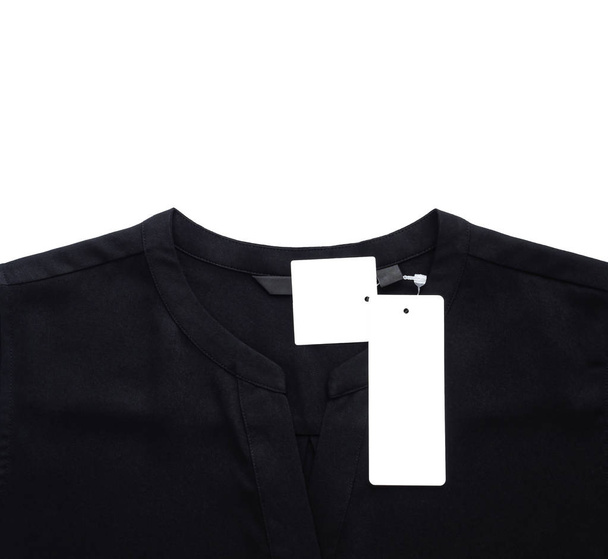 Жіноча чорна бавовняна сорочка та паперова етикетка з подвійним квадратним папером
 - Фото, зображення