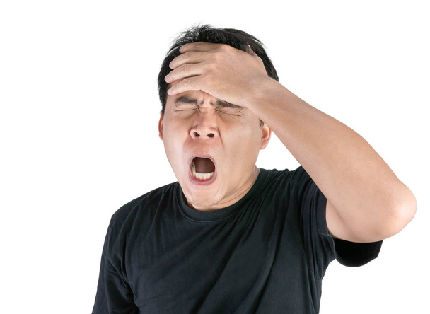 Rostro estresado y frustrado del hombre asiático con camiseta negra
  - Foto, imagen