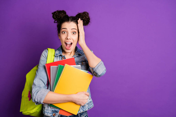 Portrait of impressed shocked high schoolgirl hear news about session courses tests scream shout wear stylish trendy outfit copyspace isolated over bright shine color background - 写真・画像