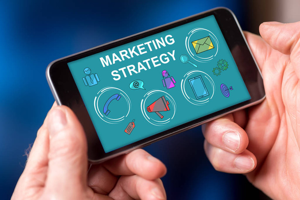 Έννοιας στρατηγική μάρκετινγκ σε ένα smartphone - Φωτογραφία, εικόνα