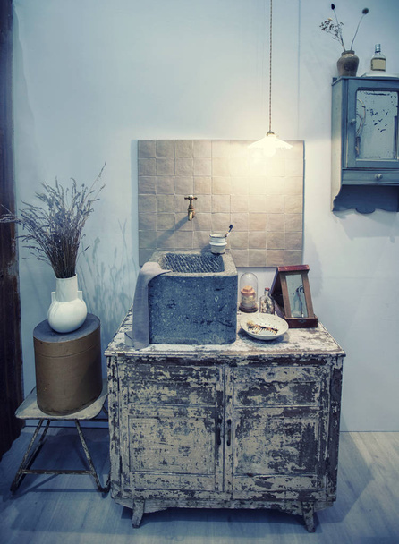 detalhe do banheiro com washstand elegante
  - Foto, Imagem