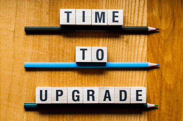 Time to upgrade words concept - Foto, afbeelding