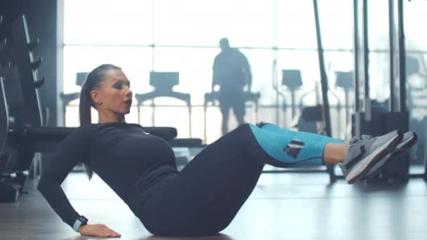 Workout on the abdominal muscles in the gym - Footage, Video