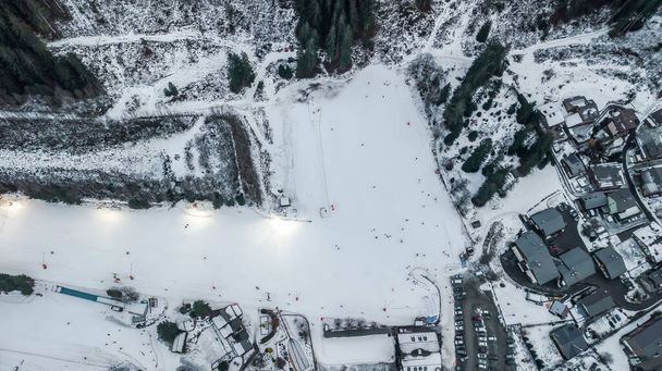 Vue aérienne sur drone piste de ski domaine des planards à Chamonix
 - Photo, image