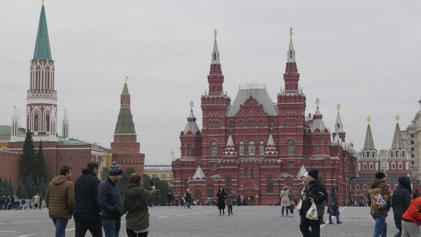 MOSCÚ - 14 DE OCTUBRE: Moscú Plaza Roja, Museo de Historia el 14 de octubre de 2017 en Moscú, Rusia
 - Foto, Imagen