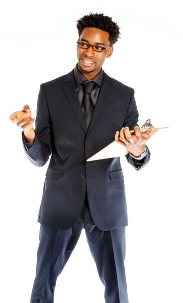 Houkutteleva afroamerikkalainen liikemies poseeraa studiossa
 - Valokuva, kuva