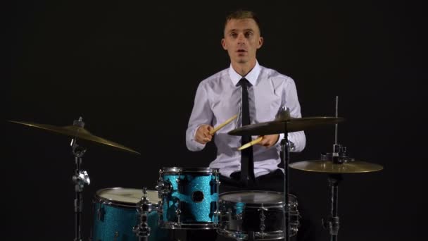 Guy plays the drums - Filmmaterial, Video