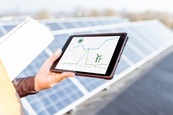 Online monitoring of solar power generation - Photo, Image
