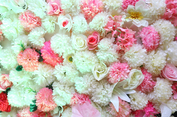 バングラデシュの多色手作りの紙の花、結婚式の装飾やカラフルな結婚式のステージ. - 写真・画像