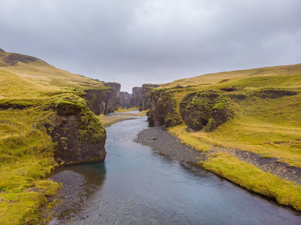 Unique landscape of Fjadrargljufur in Iceland. Top tourism desti - Φωτογραφία, εικόνα