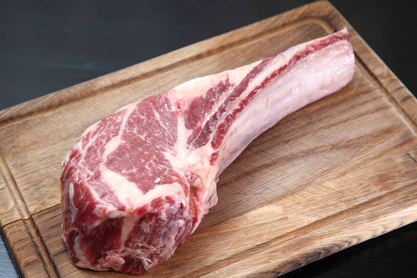 Carne fresca cruda Ribeye Steak. Carne para filete. Carne de res. Carne cruda
.  - Foto, imagen
