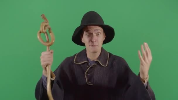 Erwachsener Mann Zauberer schreit sehr wütend - Filmmaterial, Video