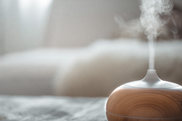 Humidifier on the table in the living room. - Foto, Bild