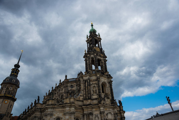 DRESDEN, GERMANY : Cathedral of the Holy Trinity in Dresden, Katholische Hofkirche - Foto, afbeelding
