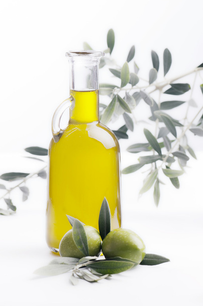 Olio and olives - Foto, afbeelding