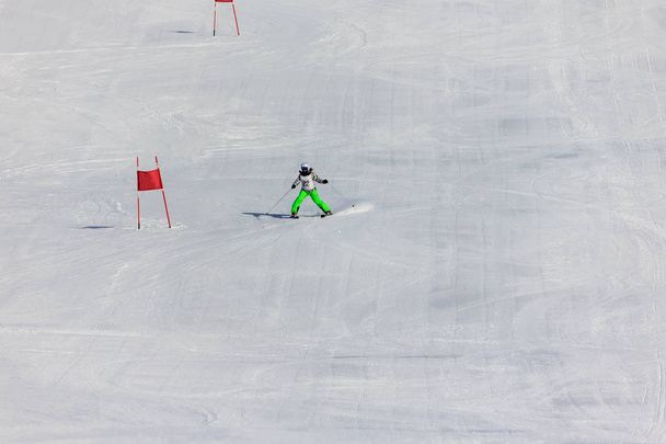 dívka na lyžařské soutěže - Fotografie, Obrázek