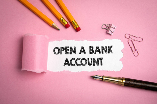 Banka hesabı aç. Tasarruf ve maaş. Çevrimiçi mali işlemler kavramı - Fotoğraf, Görsel