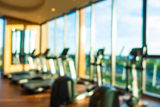 Abstract Blur en Defocus fitnessapparatuur in Gym interieur - Foto, afbeelding