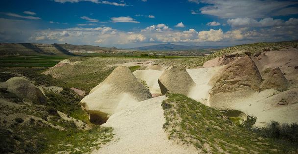 Landschaft Panoramablick auf verschlingen Tal aka Tal der Phantasie, Kappadokien, Türkei - Foto, Bild
