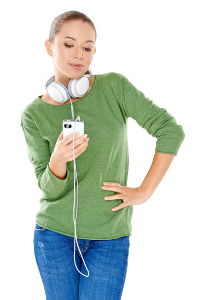 jonge vrouw genieten van haar muziek - Foto, afbeelding