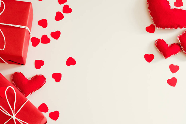 saint valentine day red felt hearts gift boxes - Foto, imagen