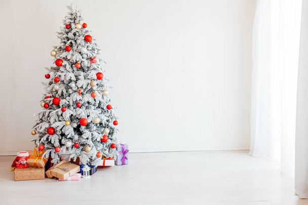 hiver Noël fond lit chambre arbre vacances cadeaux nouvelle année
 - Photo, image
