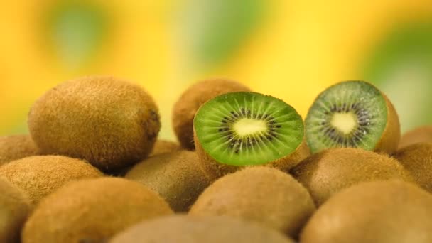 Deliciosa fruta fresca kiwi
 - Imágenes, Vídeo