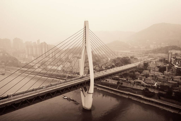 Nahaufnahme einer Brücke in Chongqing, China. - Foto, Bild