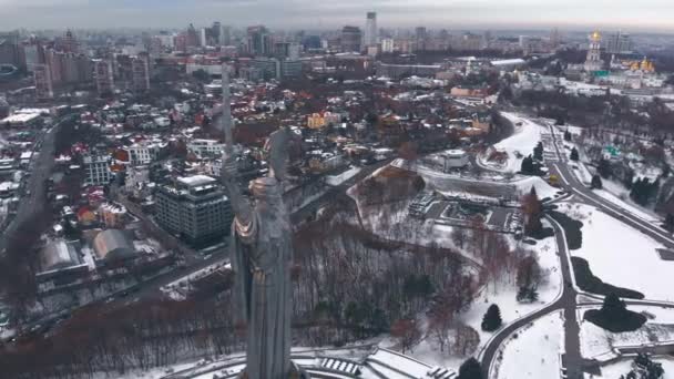 Vista aérea do Monumento Pátria, Kiev, Ucrânia
 - Filmagem, Vídeo