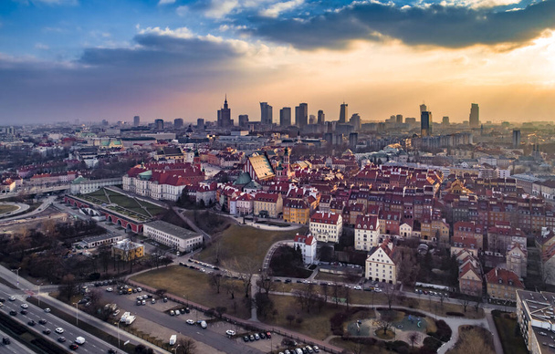 Varsova, Puola. Antenni näkymä kaupunkiin  - Valokuva, kuva