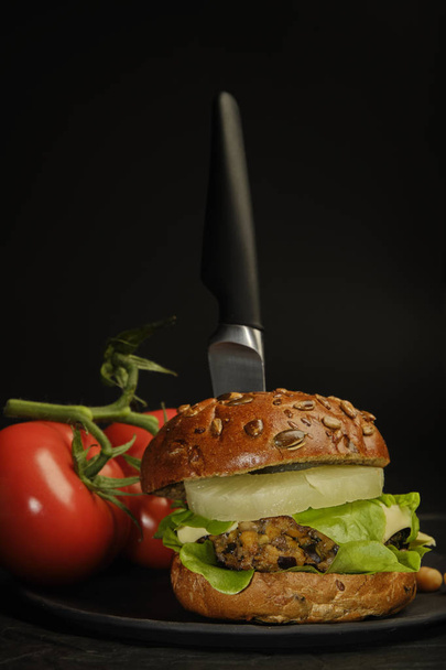 Veggie vegan portabello black bean chickpea burger - Foto, immagini
