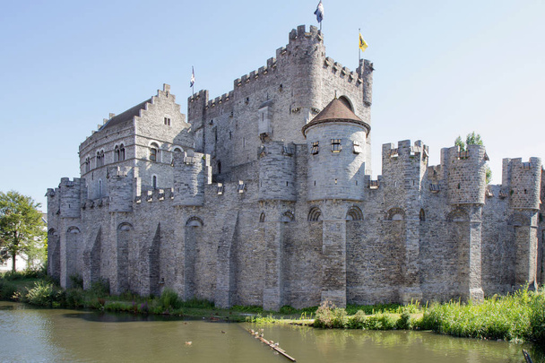 Egy nagy régi nagy vár Belgiumban. - Fotó, kép
